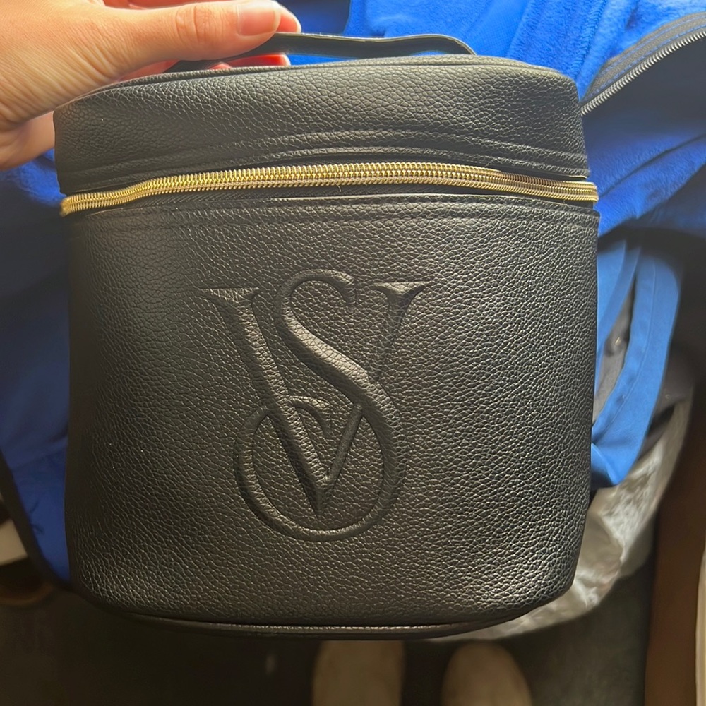 Victoria’s secret make up bag brand new never used